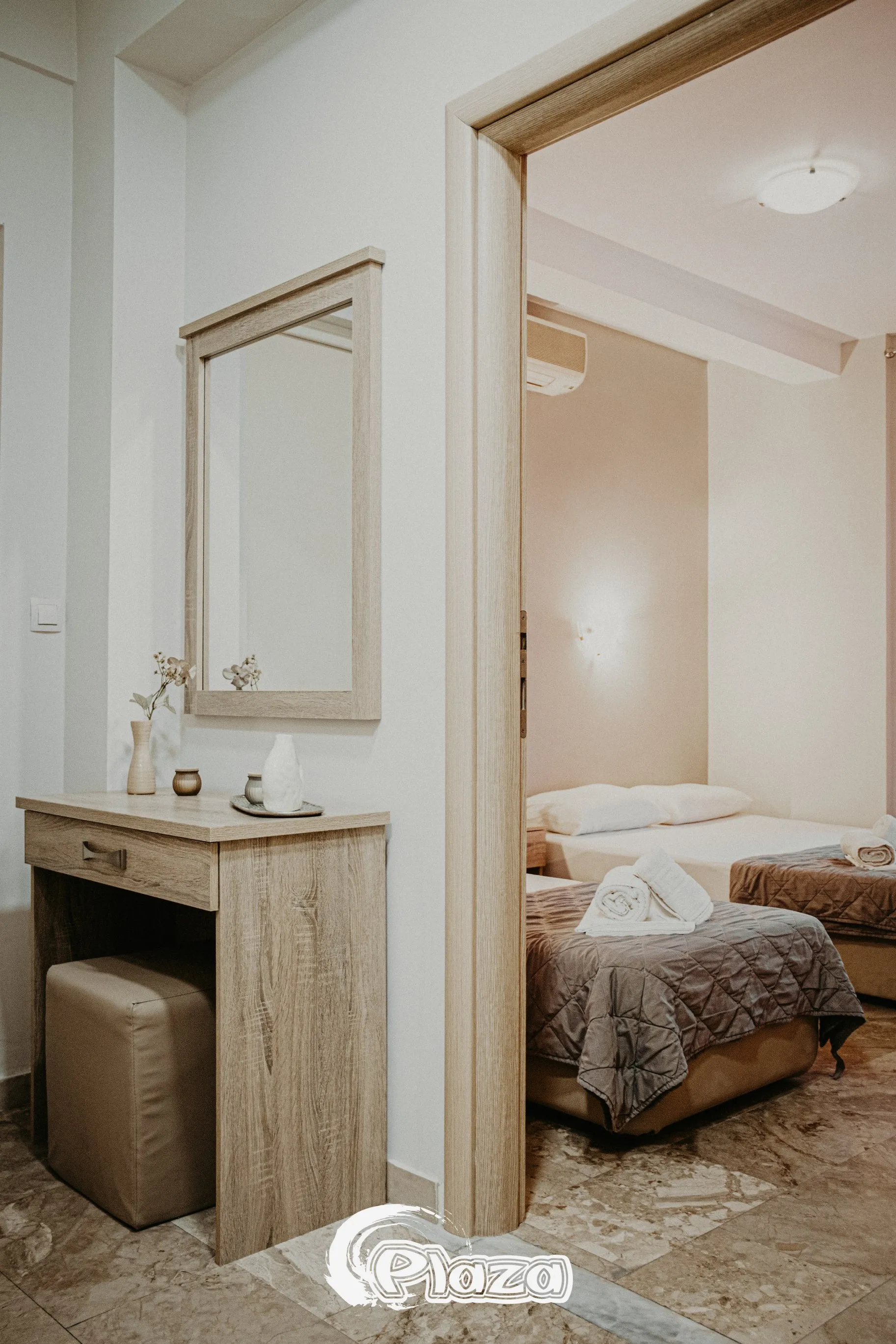 Hotel Studios Plaza — Gallery 17