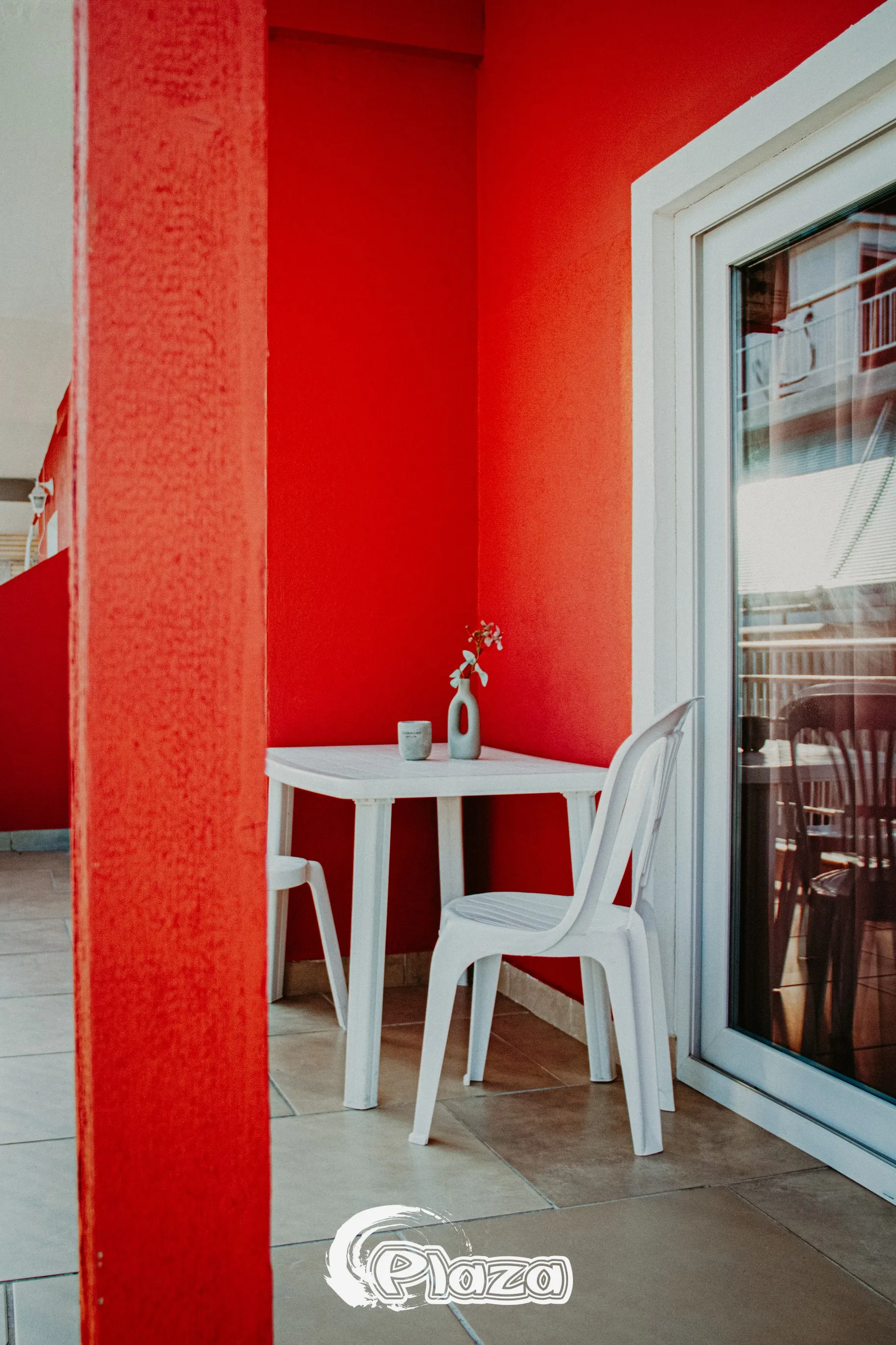 Hotel Studios Plaza — Gallery 21