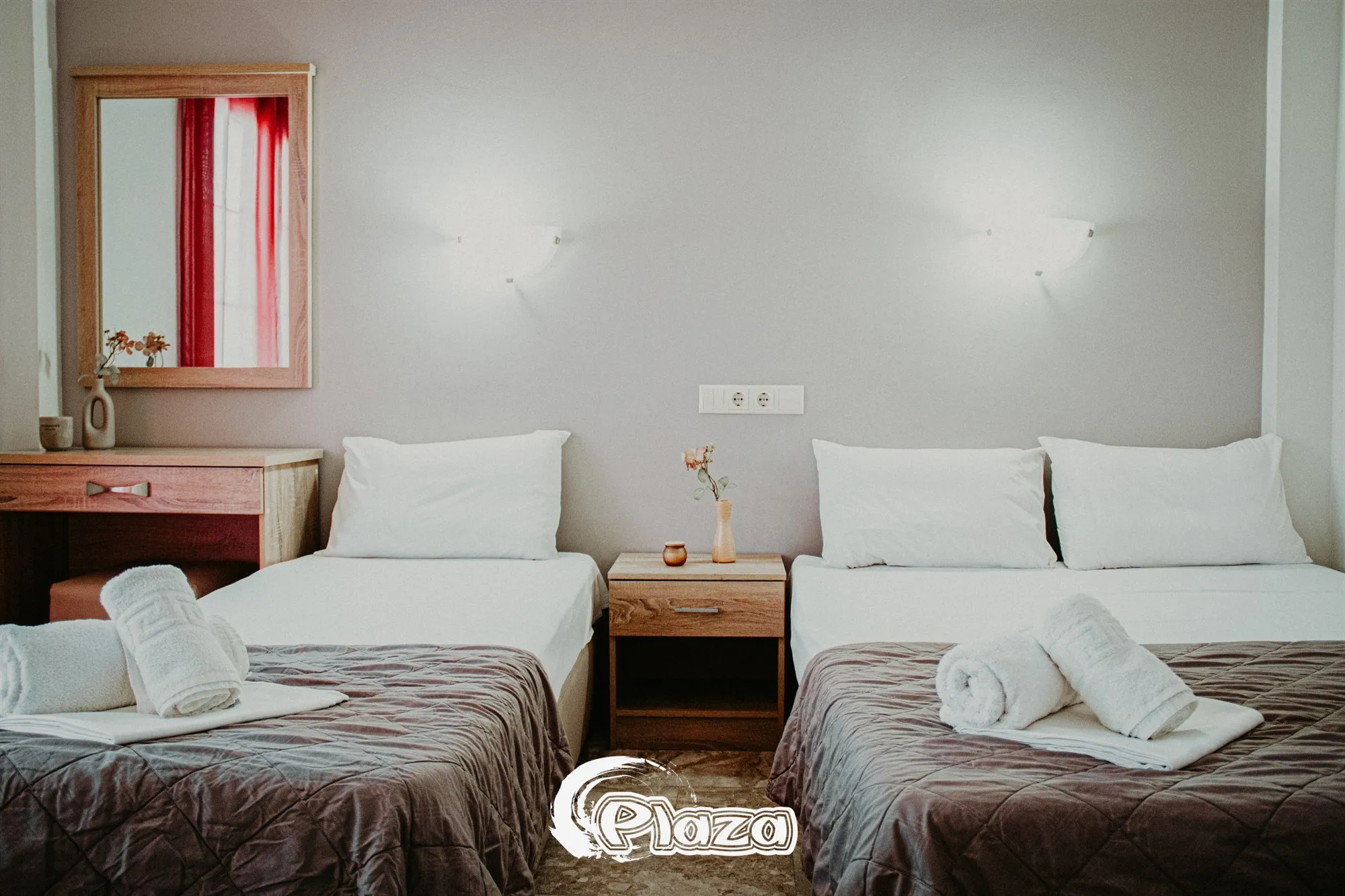 Hotel Studios Plaza — Gallery 25